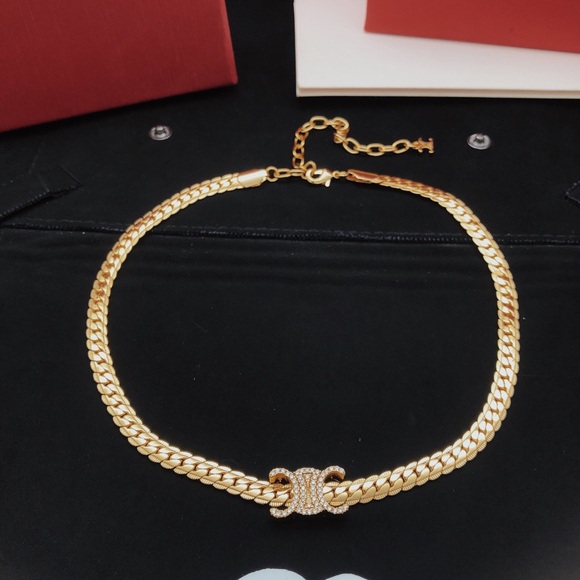 Luxurious Gold Plated Necklace with Crystal Accents